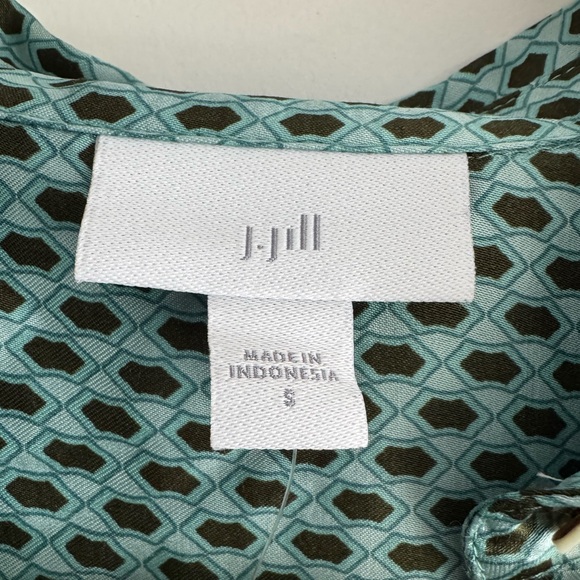 NWT J. Jill Geometric Button Front Blouse Long Sleeve Soft Drape Work Green S - Picture 4 of 7